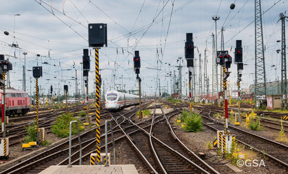 What integrity concept for the rail sector based on EGNSS would enable rationalising the current rail signalling infrastructure?